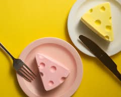 100日だけ現れる穴あきチーズケーキのお店