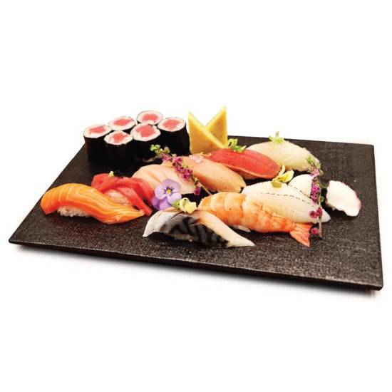 FUMI SUSHI 8PCS+TUNA ROLL