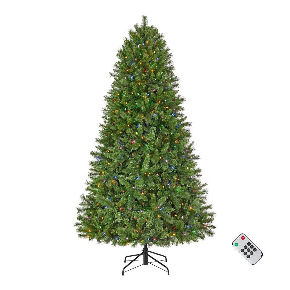 Home Accents Holiday 7.5 Ft. Pre-Lit Led Edgewater Pine Artificial Christmas Tree