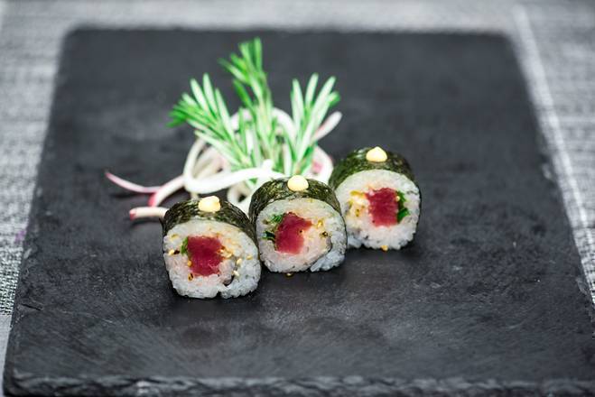 Sushi Roll Spicy Tuna