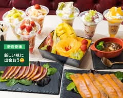 銀座フルーツ宝石箱（フルーツパフェ Beef Stew）