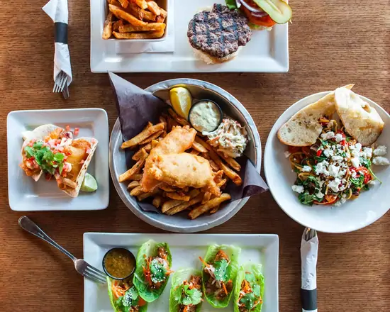 MacDinton's Irish Pub & Restaurant