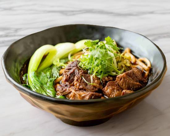 Beef Noodle in Soup (牛肉麵)