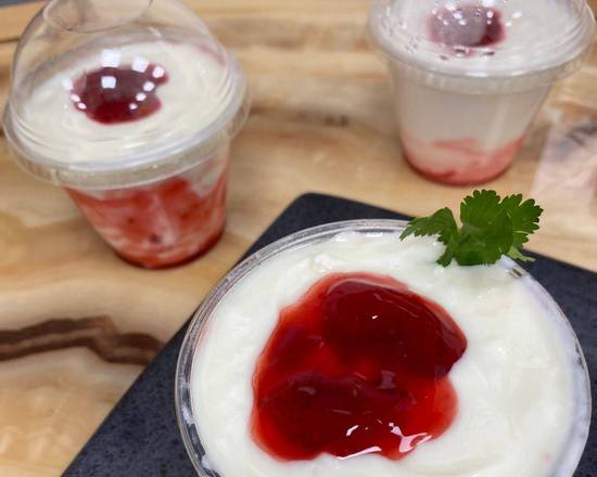 Vanilla Yogurt with Strawberry