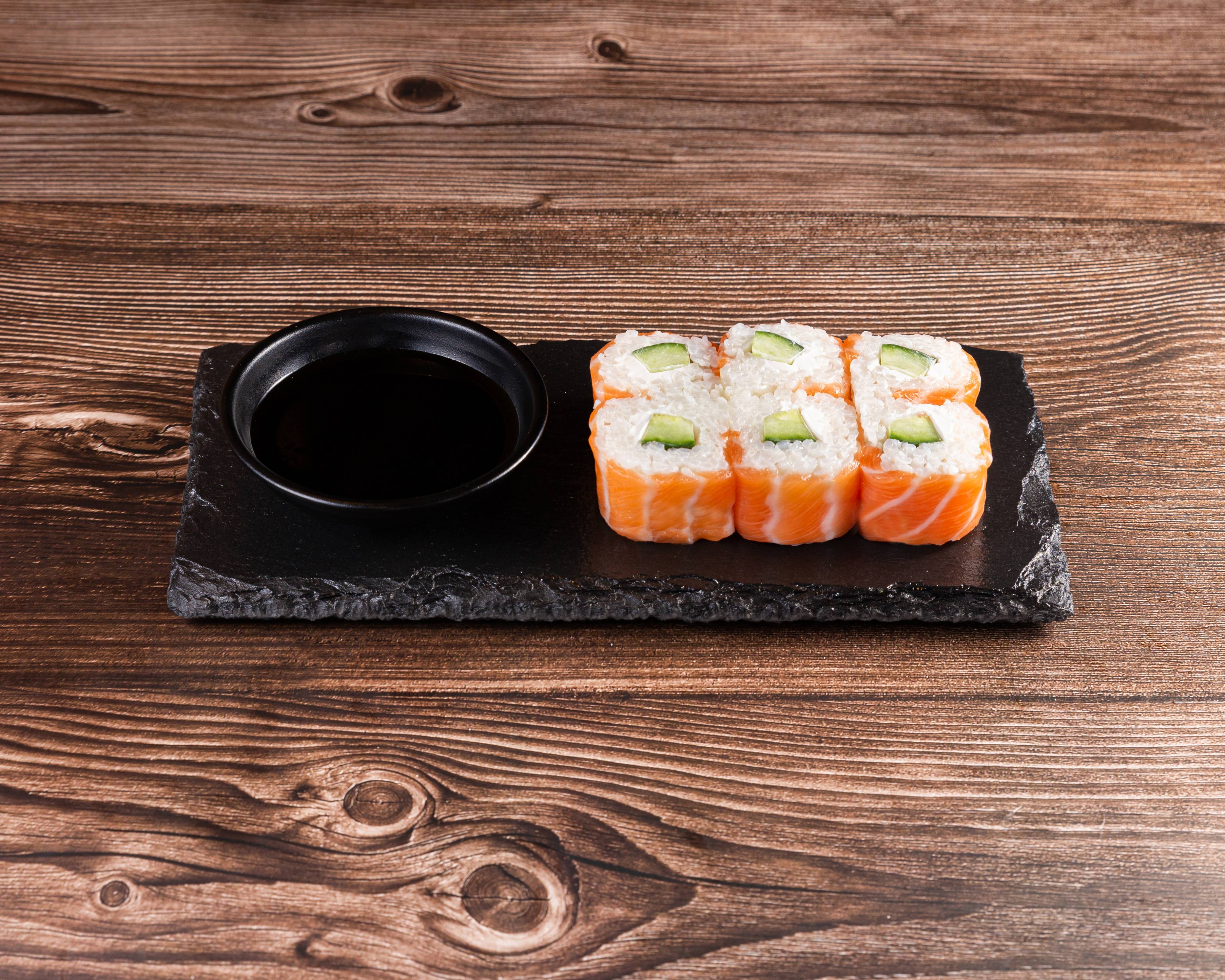 SALMON ROLL'S  Concombre/cheese