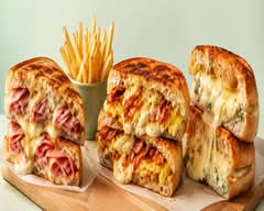 Maison Panini (208 Rue Migneron)