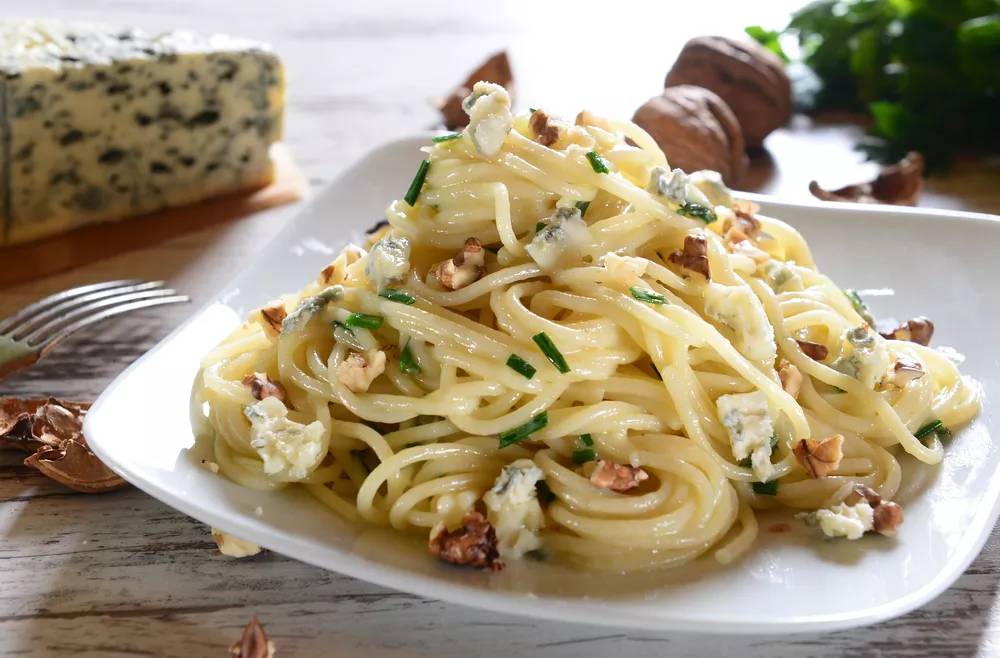 Pasta au gorgonzola (AOP) concassées de noix