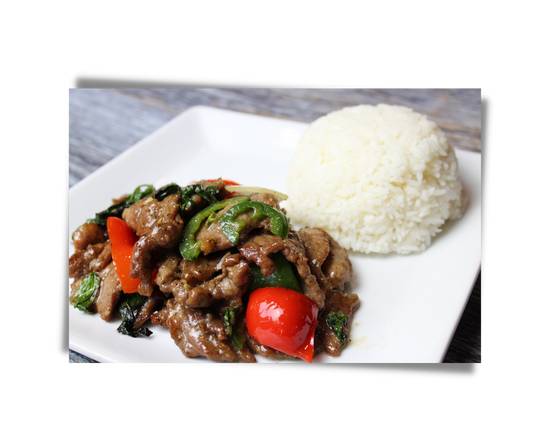 法式牛肉 Black Pepper & Basil Beef