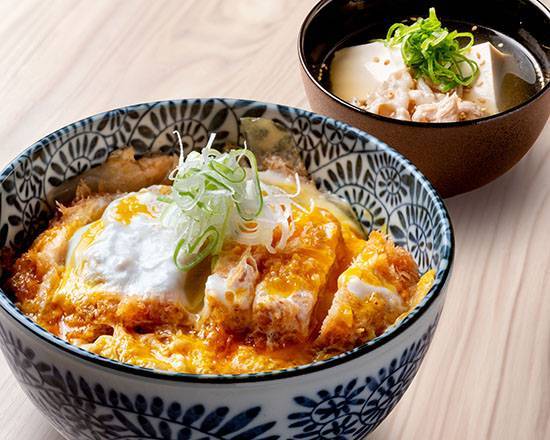 神宮軒のロースかつどんセット Jinguken Loin Cutlet Rice Bowl Set