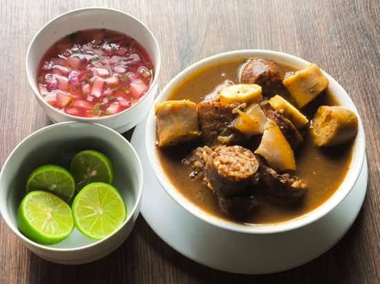 Rico Caldo de Salchicha