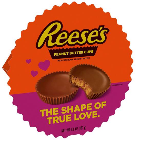 Order REESE'S Milk Chocolate and Peanut Butter Cups, Valentine's Day Candy, 6.6 oz, Gift Box food online from CVS store, Providence County on bringmethat.com