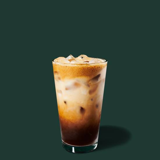 Espresso glacé secoué cassonade et boisson à l’avoine / Iced Brown Sugar Oat Shaken Espresso
