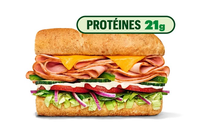 Le frais et actif poitrine de dinde