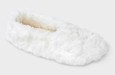 Auden Women's Pebble Faux Fur Cozy Pull on Slipper Socks With Grippers, M-L, Ivory