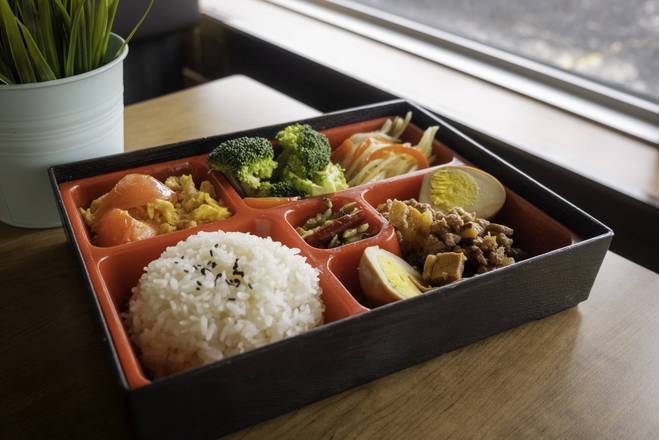 No.20 Taiwanese Minced Pork w/rice combo
