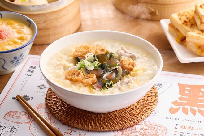 皮蛋瘦肉粥 Congee with Lean Pork and Preserved Egg