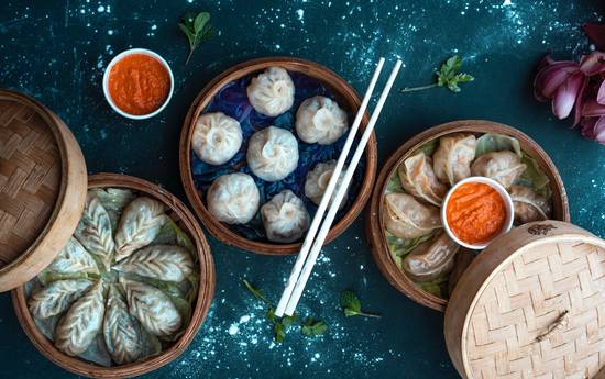 Momos Corner (15300 68 Avenue)