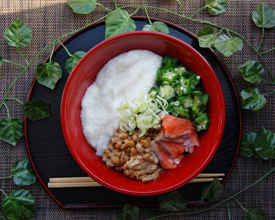 サーモンと３種健康ねばとろ丼