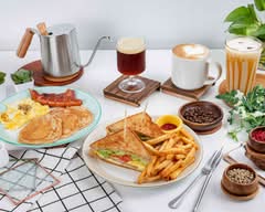 BUS-7 café