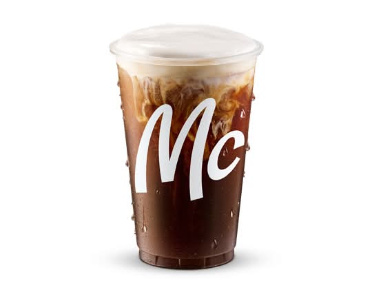 Café nuage glacé, format moyen [230.0 Cal]