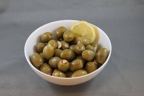 Olive verte farcie (1kg) - stuffed garlic green olives (price per kg)