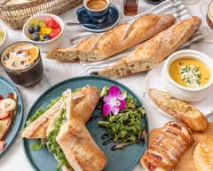 Flor Coffee + Books (1220 31St St)