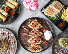 LA CREME Artisan Cafe Lounge