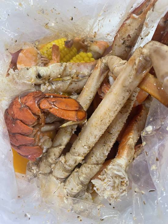 Holiday King Crab Special Combo！Get 1 Fried Shrimp basket Free