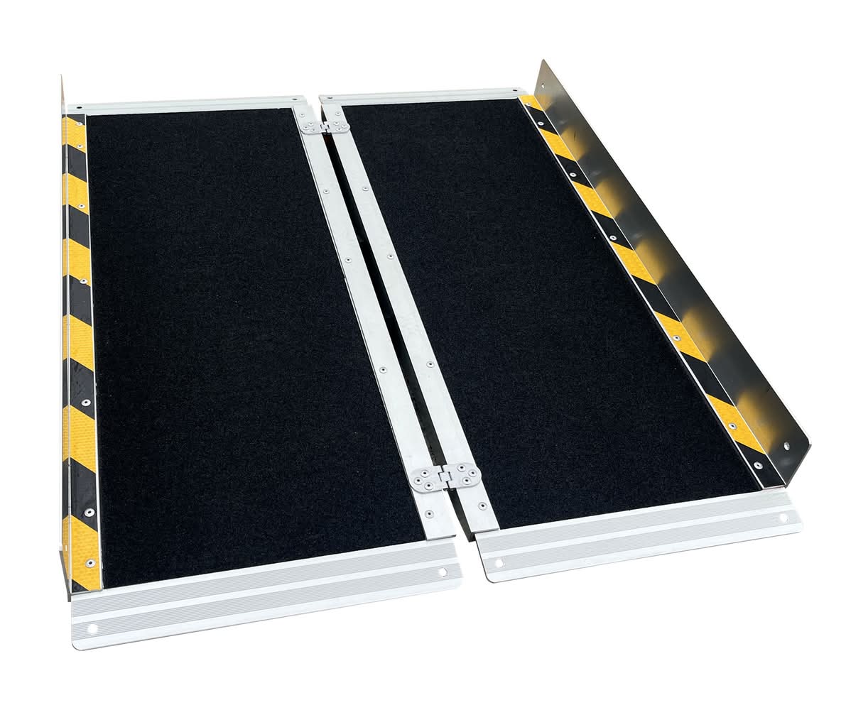 Q-Assist 900mm 400kg Weight Rating Portable Folding Wheelchair Ramp With Carry Bag