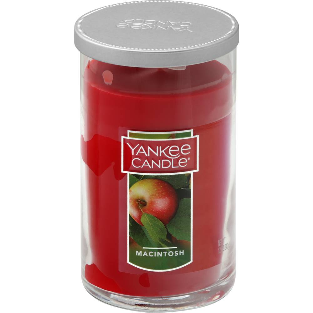 Yankee Candle Medium Perfect Pillar Macintosh (12 oz)