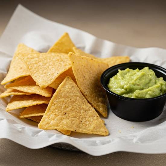 Totopos con Guacamole