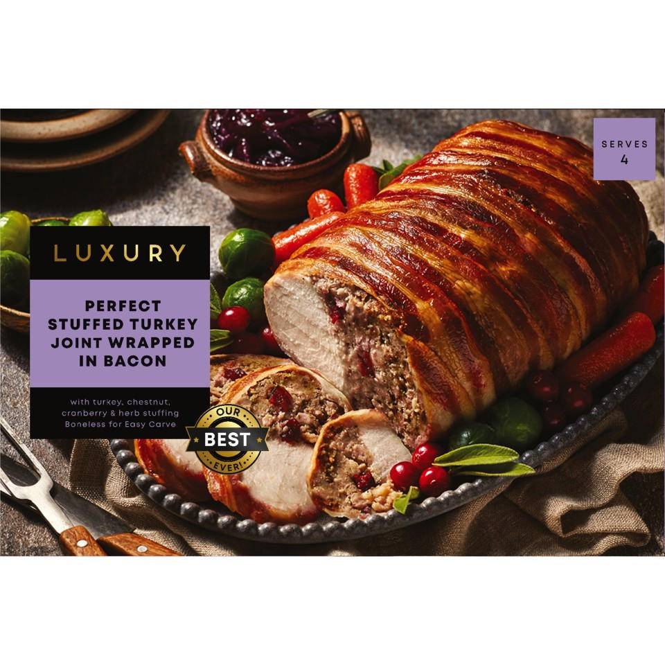 Iceland Luxury 960g Perfect Stuffed Turkey Wrapped In Bacon