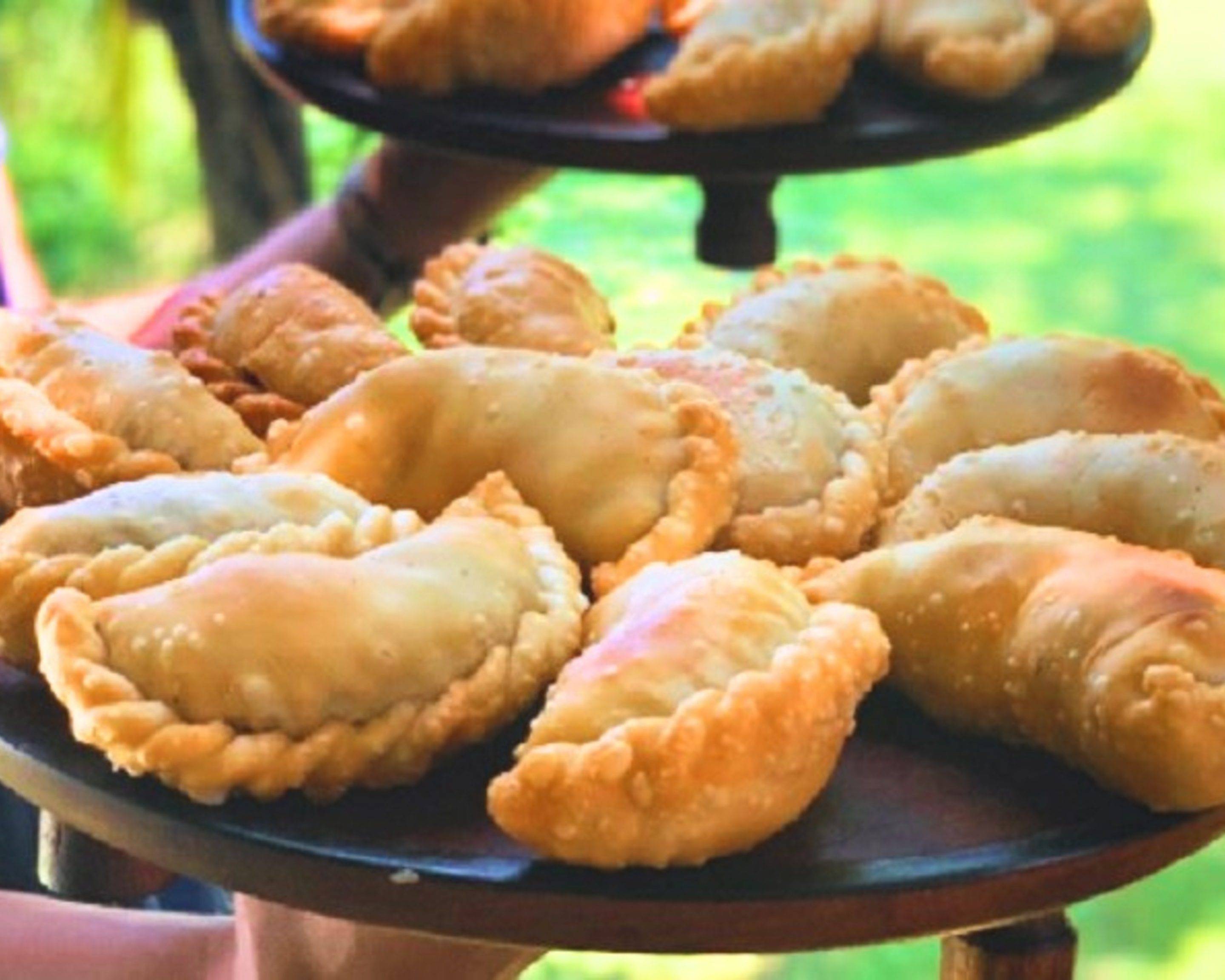 Empanadas Argentinas De La Abuela (Suc. Satélite) Menu Delivery【Menu &  Prices】Monterrey | Uber Eats