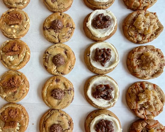 Eight Cookies
