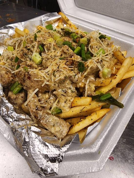 Jerk Chicken Alfredo Fries