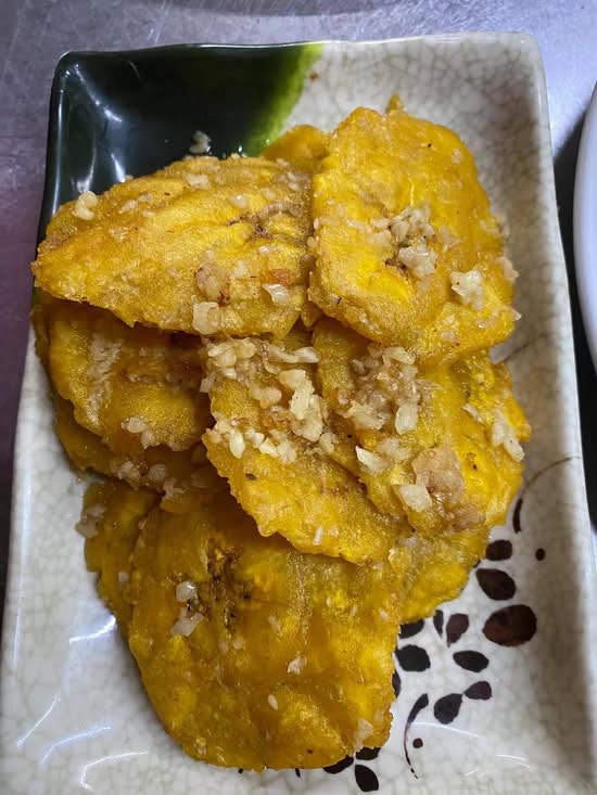 Tostones Con Ajo 12pc