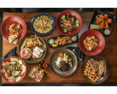 Woodin Creek Kitchen & Tap (13550 NE Village Square Dr #1010, Woodinville)