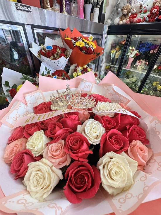 Paola Andrea's Flowers & Decor INC.