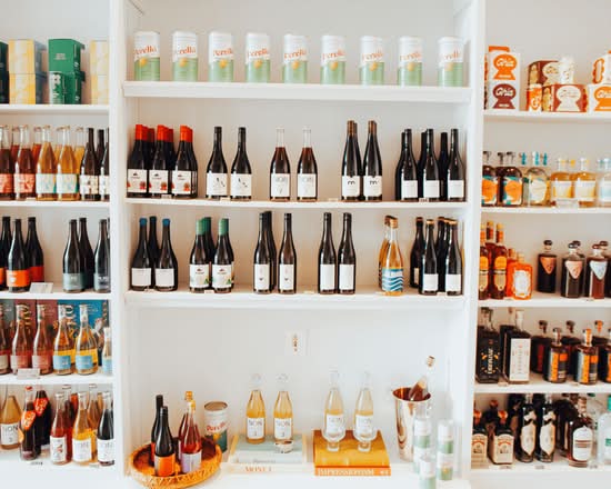FIZZ Non-Alc Bottle Shop (569 Johnson St, 101)