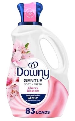 Downy Assouplissant Textile Liquide Doux Et Frais, Parfum Fleur De Cerisier, Assouplissant Textile Liquide / Gentle Soft + Fresh Fabric Softener Liquid, Cherry Blossom Scent,, 83 Loads, Liquid Fabric Softener 1.66 L