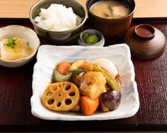 定食・おばんざい 菜々や Teishoku Obanzai Nanaya