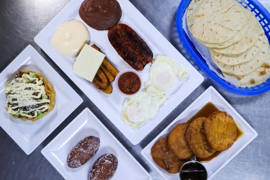 Mi Tierra Pupuseria & Bakery
