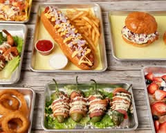 BUHNZ BURGERS AND DOGS (NE Halsey St)