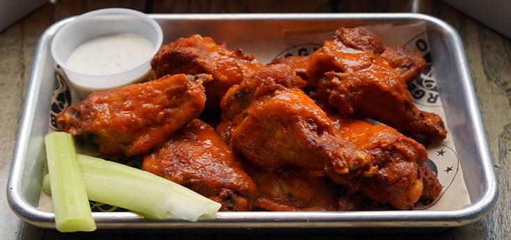 Order TRADITIONAL WINGS food online from Burgerology store, Rockville Centre on bringmethat.com