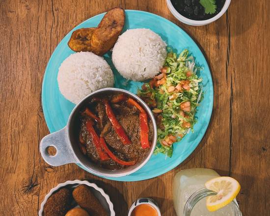 Almuerzo Latino