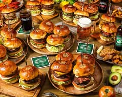 ザ コーナー ハンバーガー&サルーン THE CORNER Hamburger&Saloon