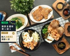 基隆崁仔頂排骨蝦仁飯