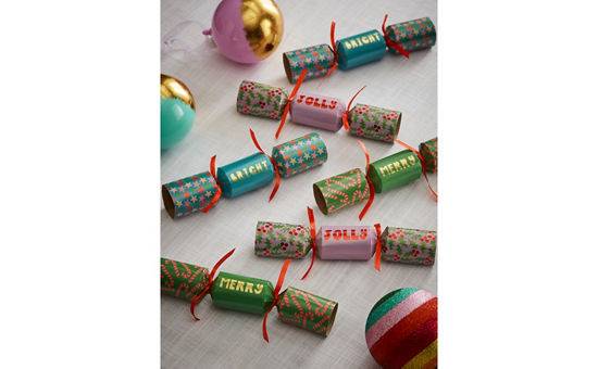 George Home Mini Christmas Crackers - Set of 6