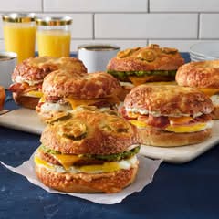 Noah's Bagels (5400 Crossings Dr)