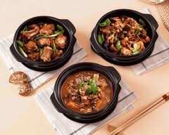 Ming JiI Braised Chicken Rice铭记黄焖鸡 (94 Shirley Street)